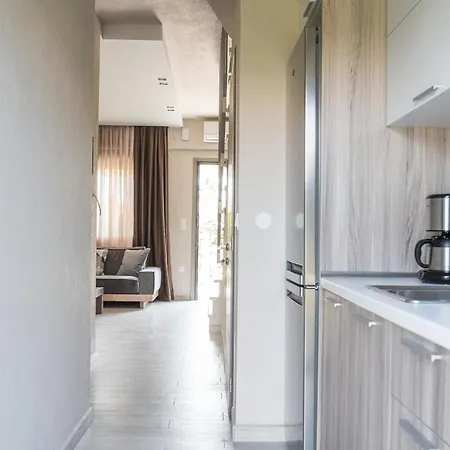 Quintessence Level Suites 펜션 니키티