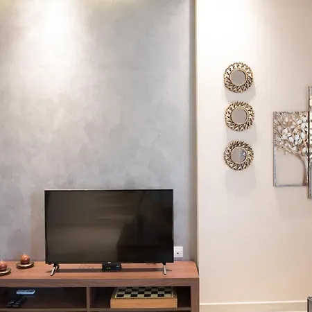 Quintessence Level Suites 펜션 니키티